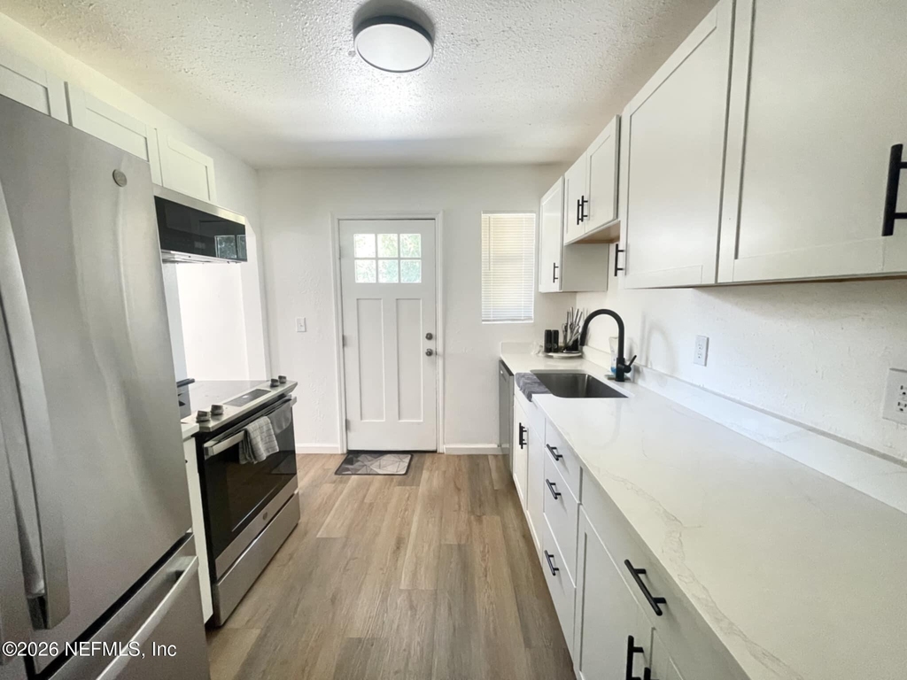 5949 Maple Leaf Drive - Photo 4