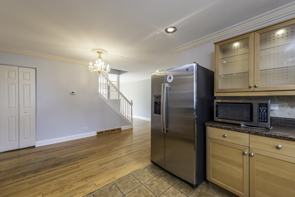 551 W Park Avenue - Photo 4