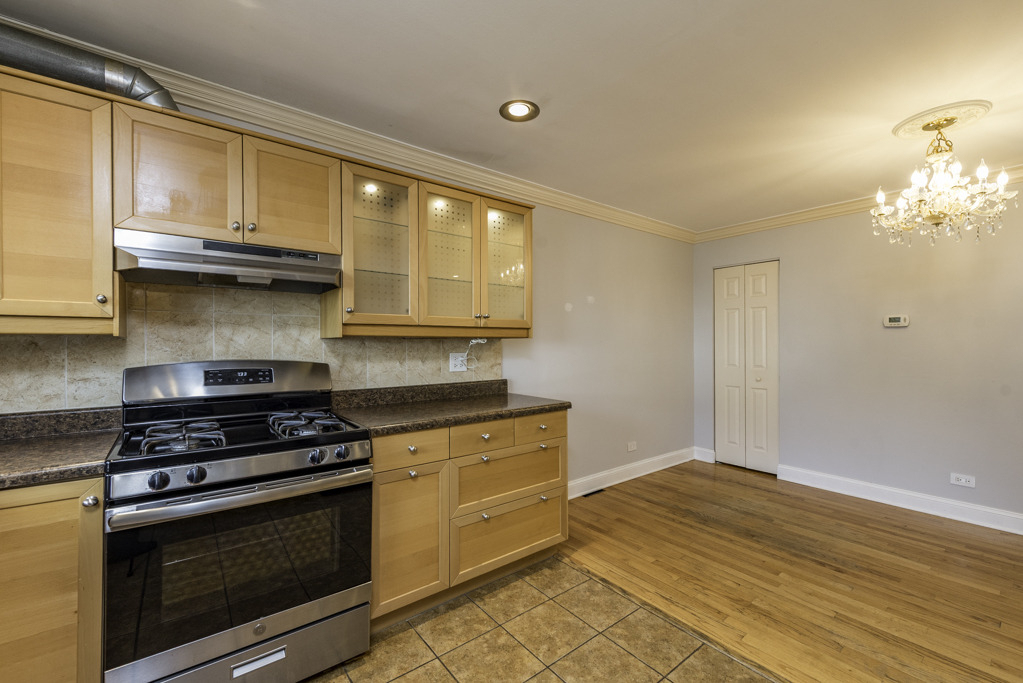 551 W Park Avenue - Photo 5