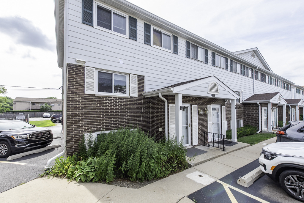 551 W Park Avenue - Photo 3
