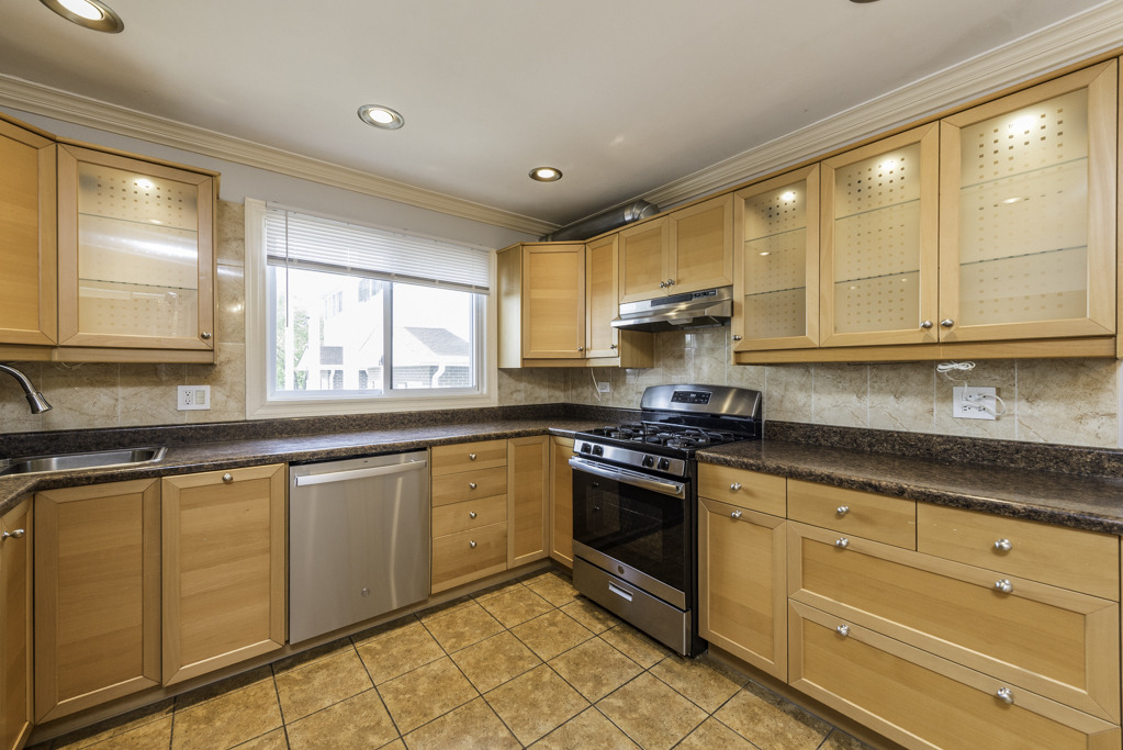 551 W Park Avenue - Photo 6