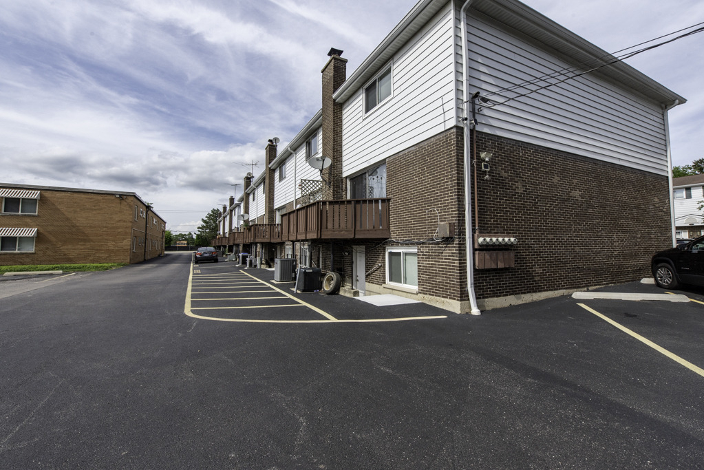 551 W Park Avenue - Photo 2