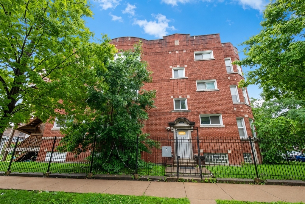 8101 S Throop Street - Photo 0