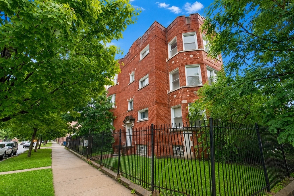 8101 S Throop Street - Photo 1