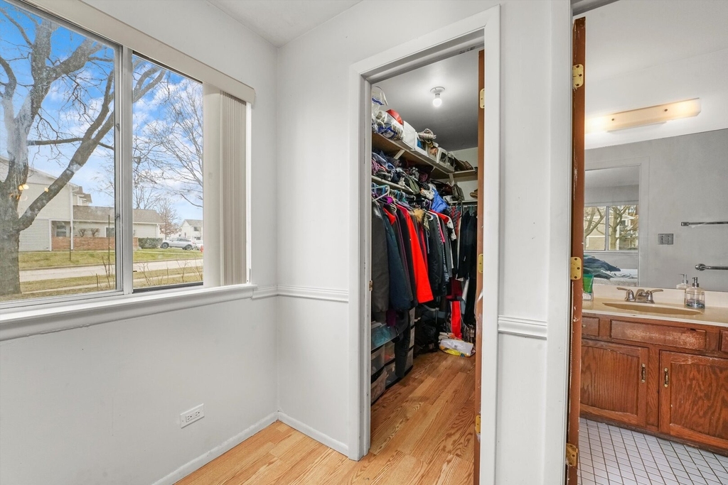 608 Hanover Court - Photo 3