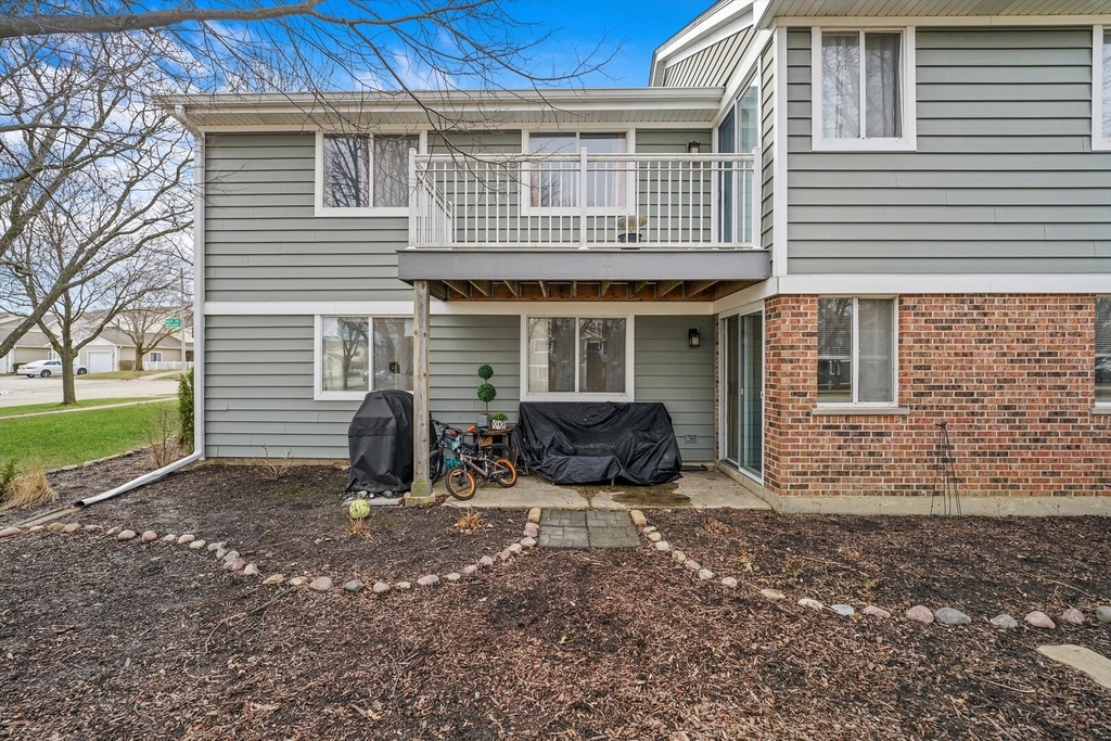 608 Hanover Court - Photo 2