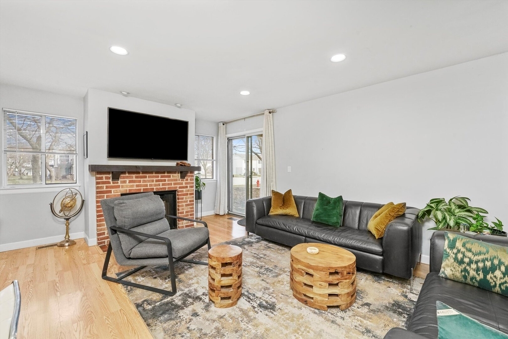 608 Hanover Court - Photo 16
