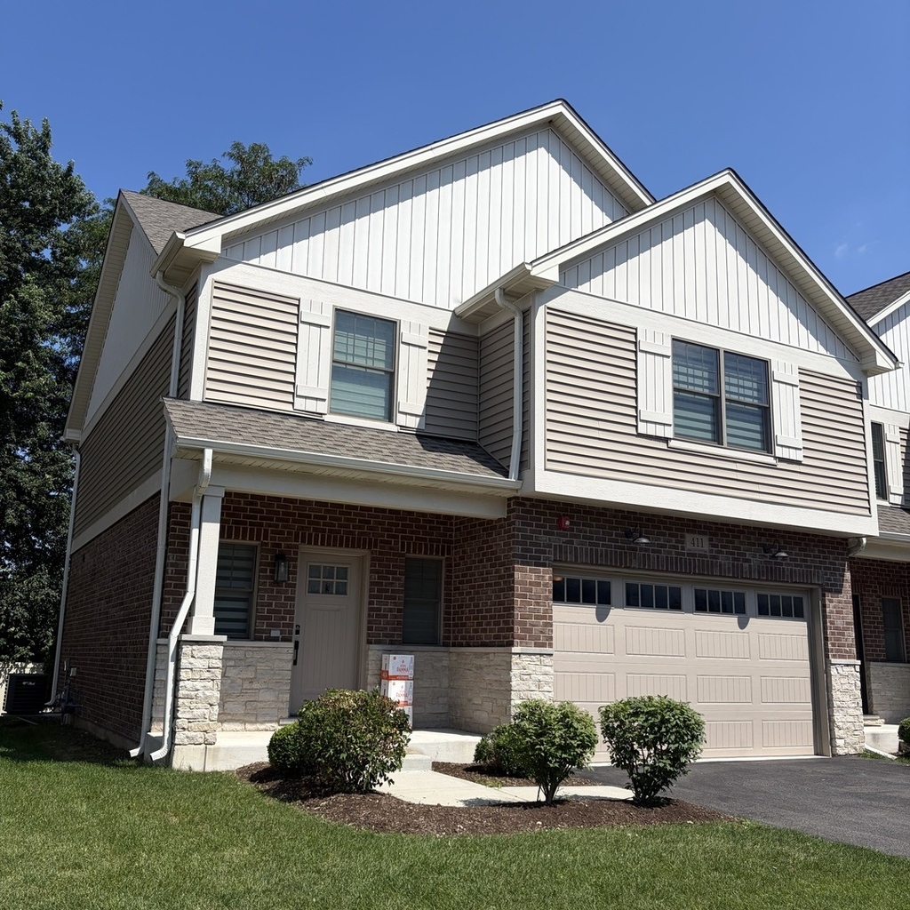 411 W Pierce Road - Photo 0