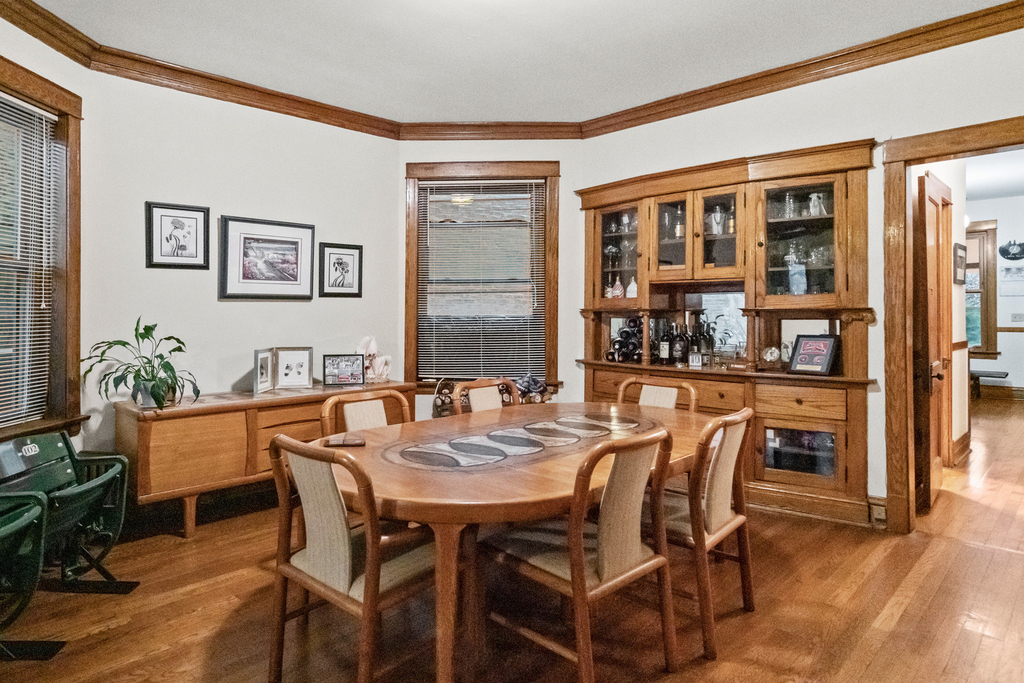 1336 W Cornelia Avenue - Photo 3