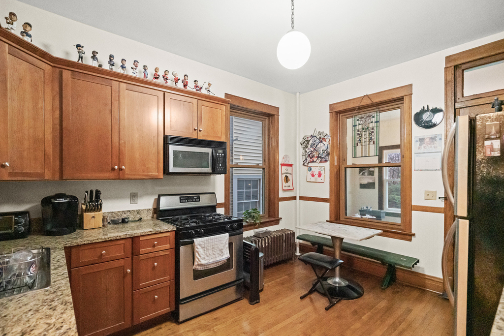 1336 W Cornelia Avenue - Photo 5