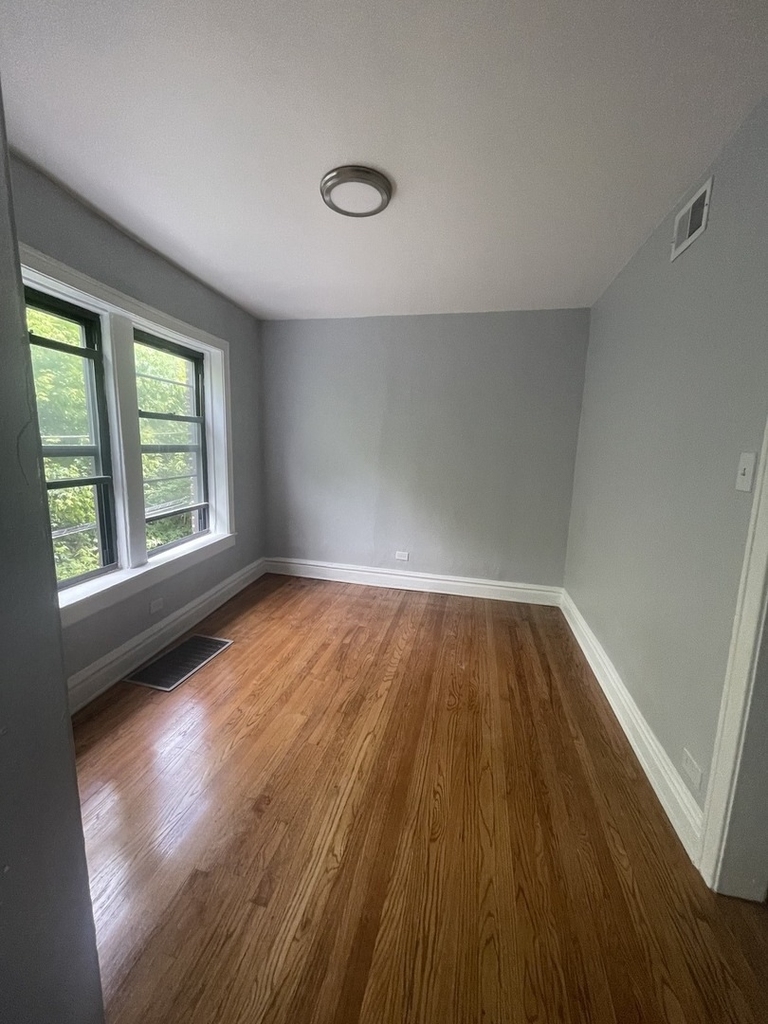 7327 N Honore Street - Photo 2