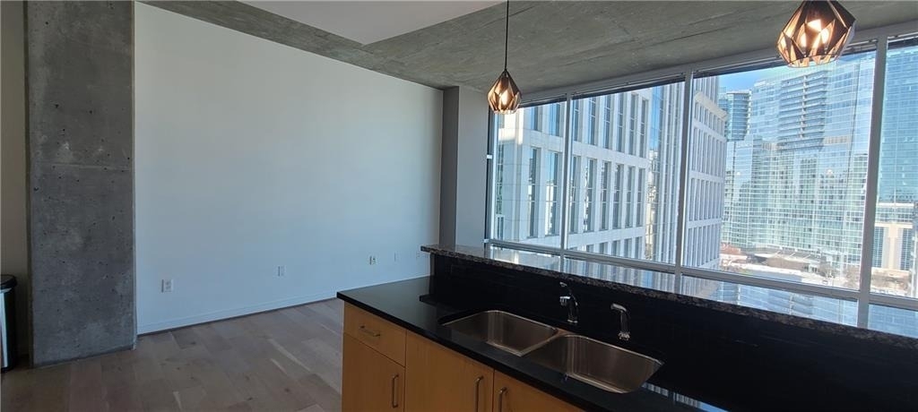 943 Peachtree Street Ne - Photo 2