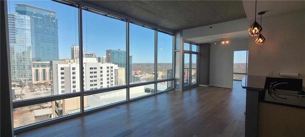 943 Peachtree Street Ne - Photo 3