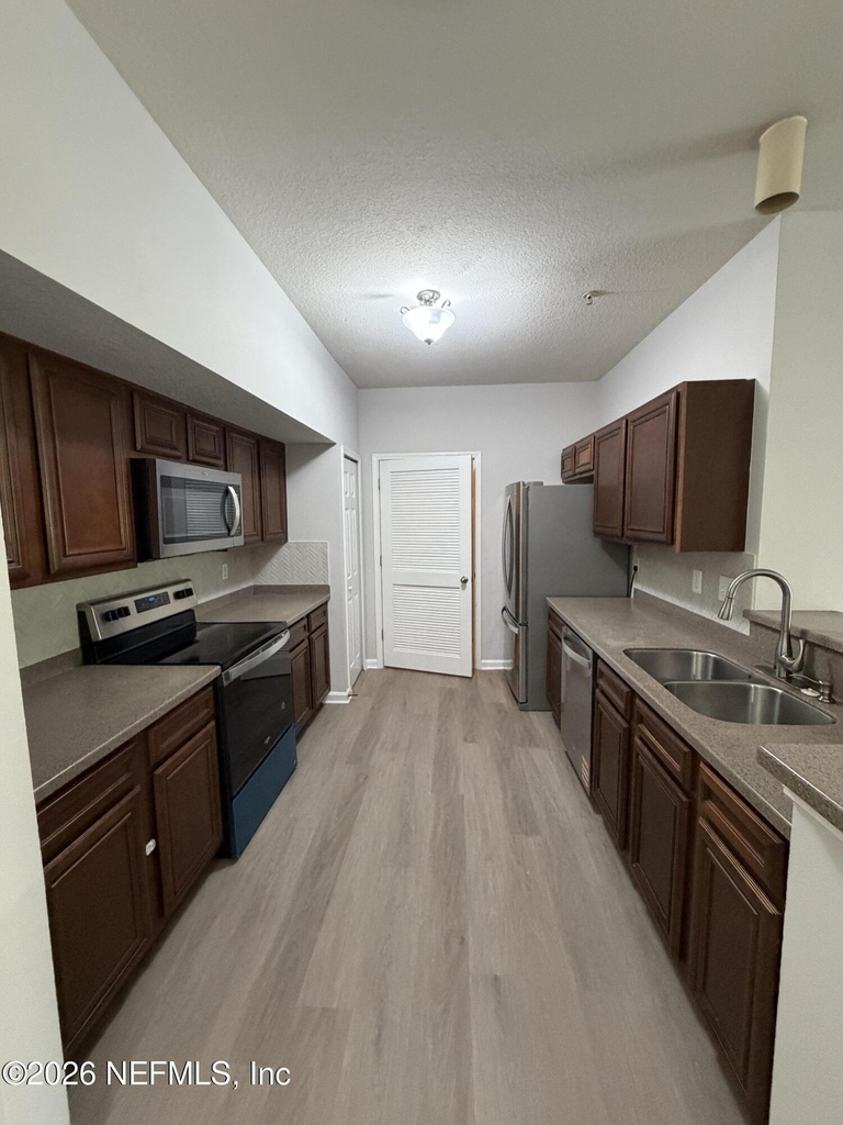 8201 Green Parrot Road - Photo 5