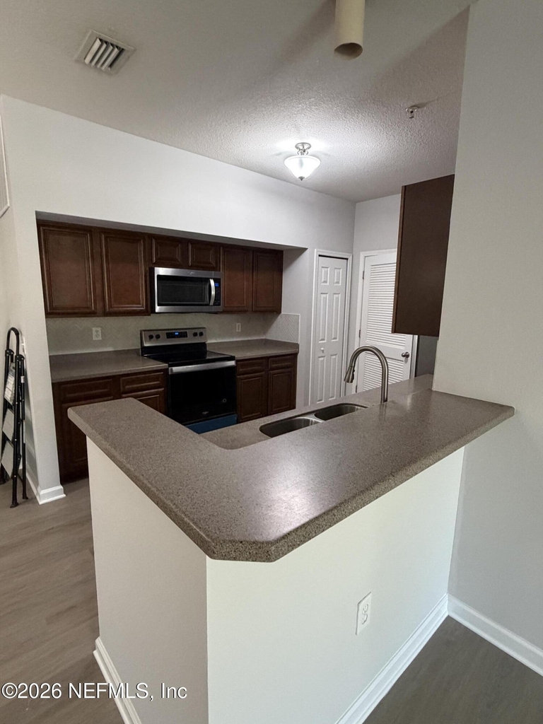 8201 Green Parrot Road - Photo 8