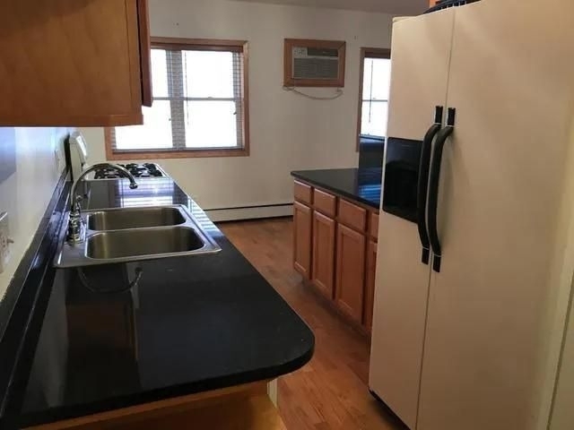 313 Elgin Avenue - Photo 2