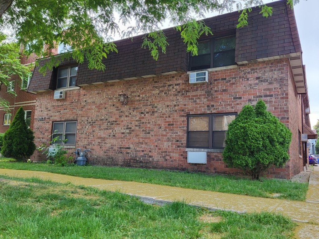 313 Elgin Avenue - Photo 0