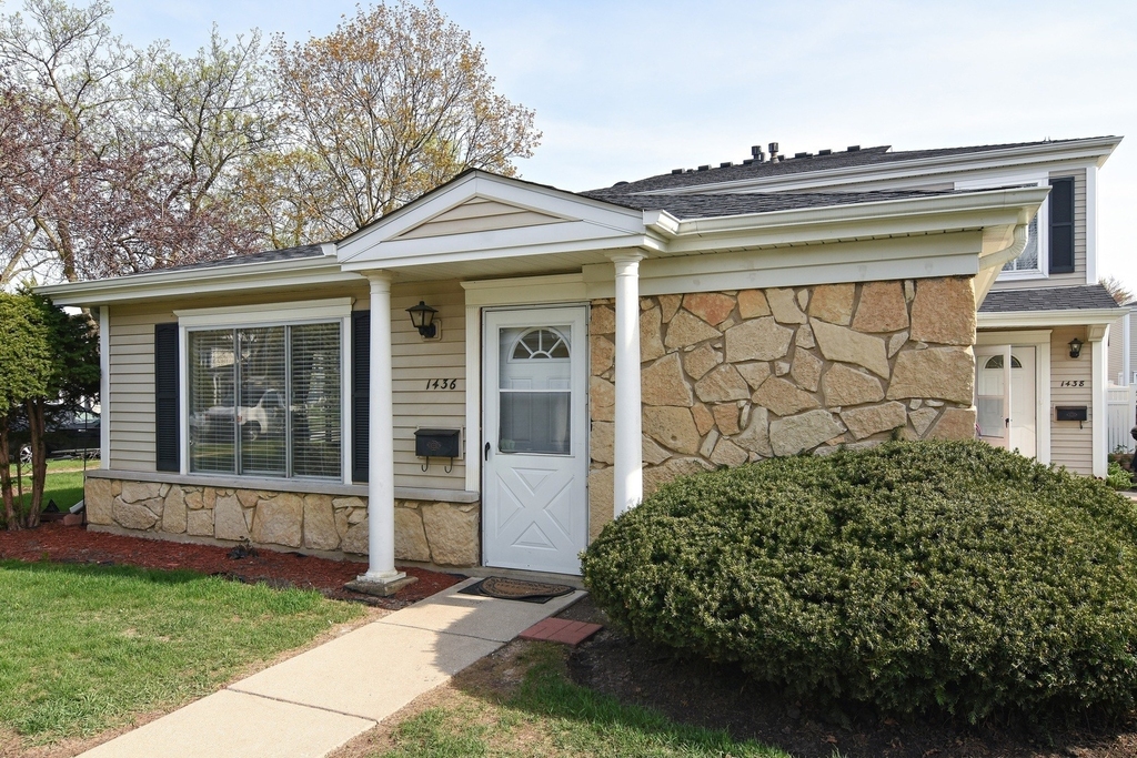 1436 Quaker Lane - Photo 0