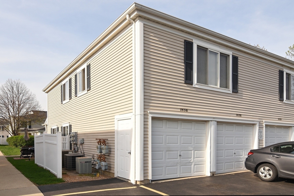 1436 Quaker Lane - Photo 1