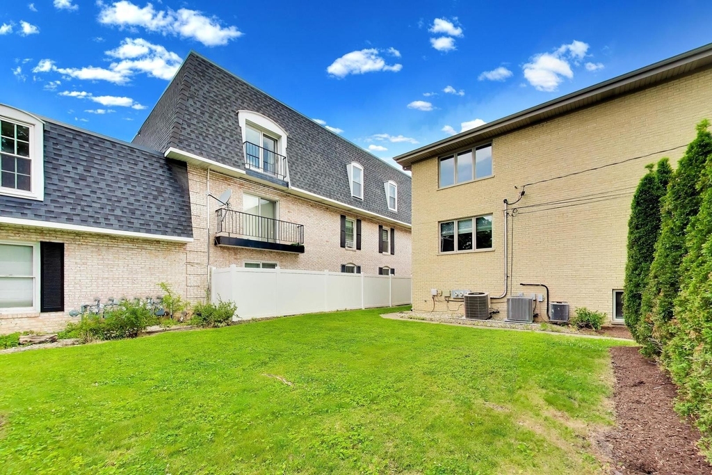 920 N Northwest Highway - Photo 32