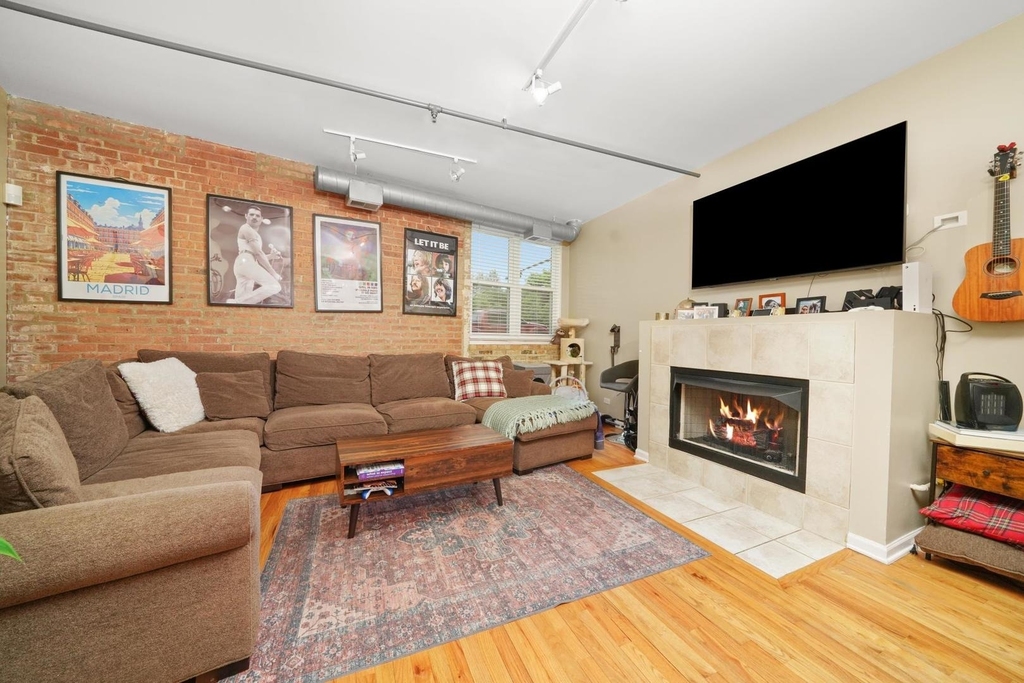 1834 Ridge Avenue - Photo 6