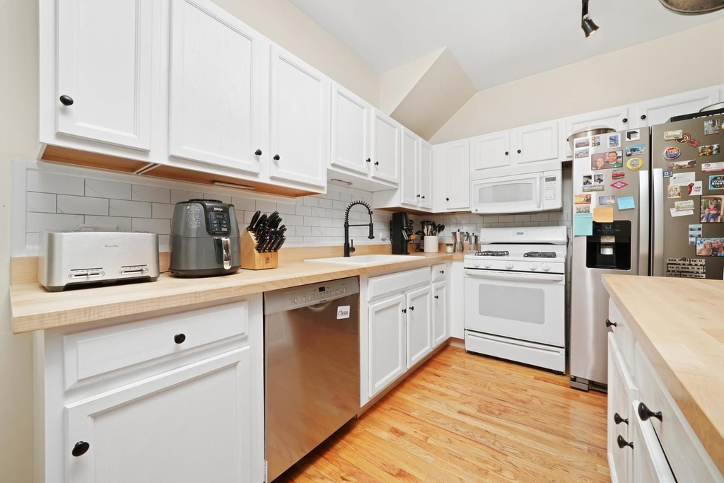 1834 Ridge Avenue - Photo 11