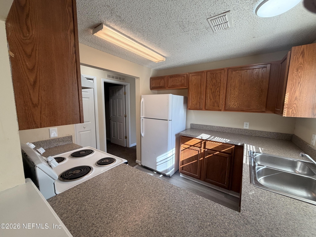 747 Broxton Street - Photo 2