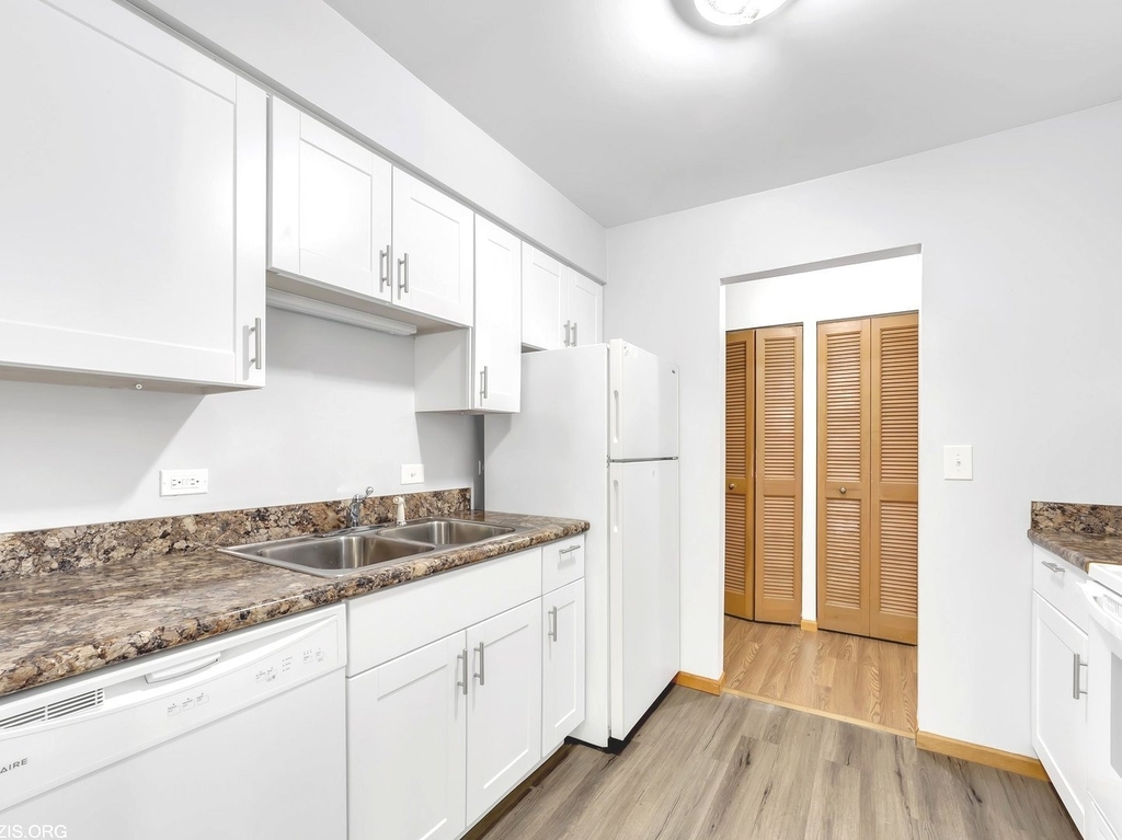 1156 Osterman Avenue - Photo 5