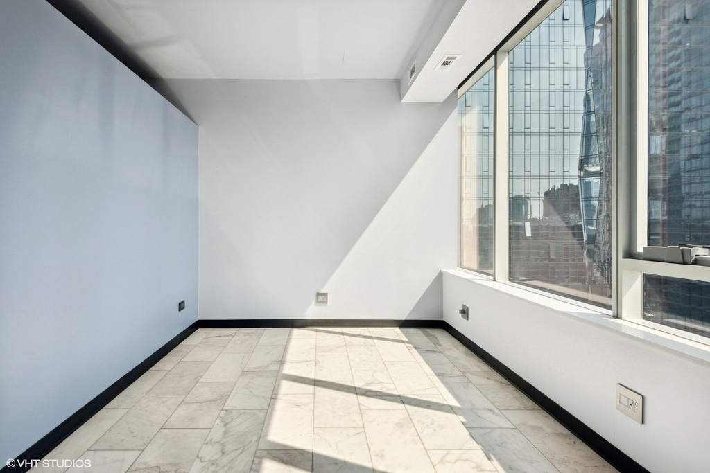 1345 S Wabash Avenue - Photo 2