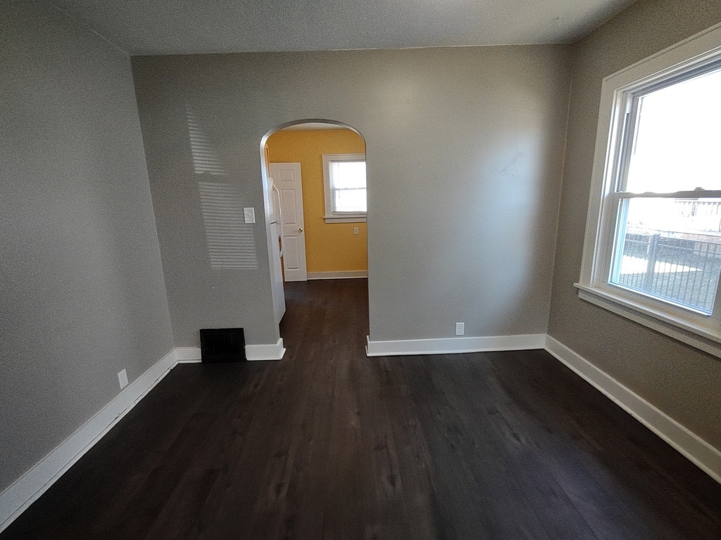 912 Douglas Street - Photo 5