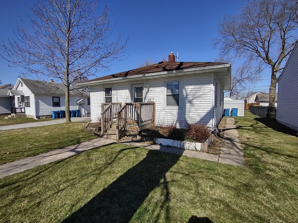912 Douglas Street - Photo 0