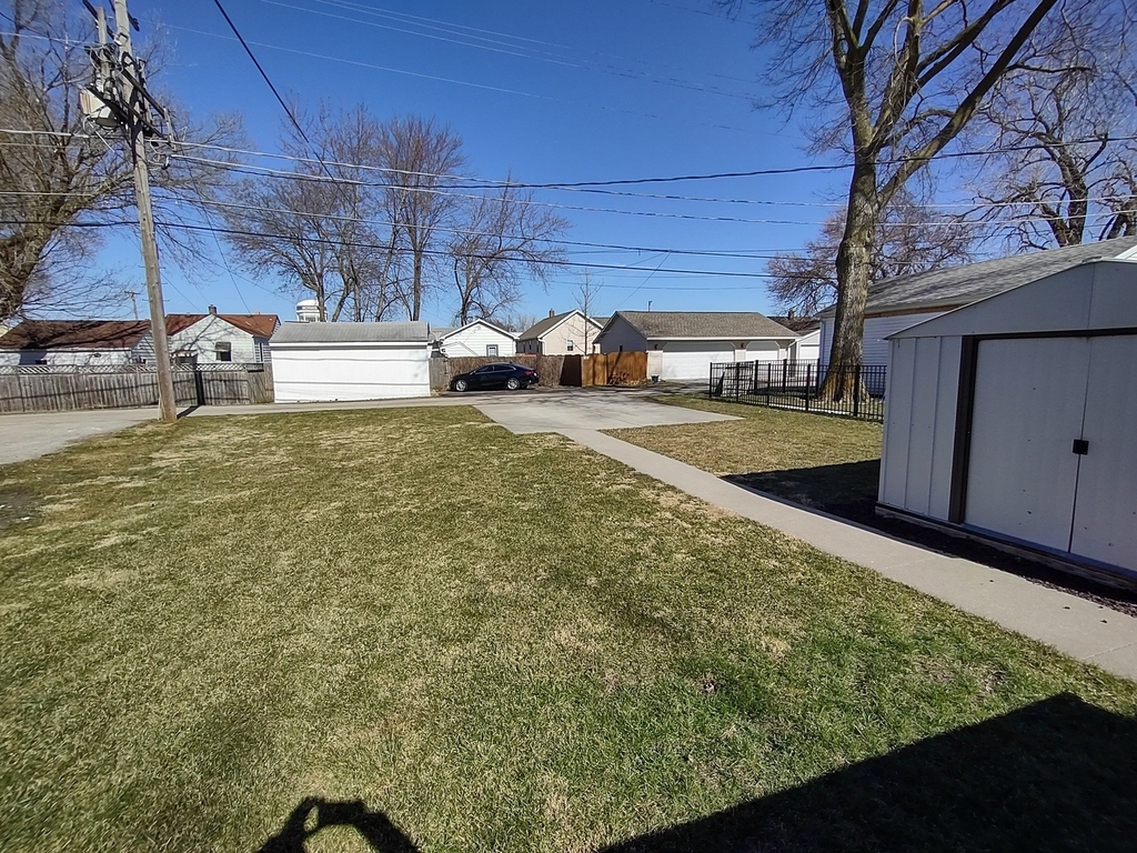 912 Douglas Street - Photo 12