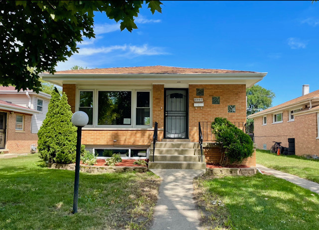 16007 Vine Avenue - Photo 0