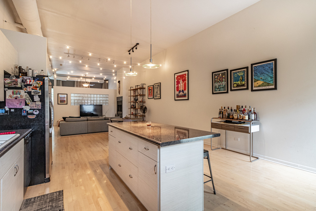400 N Racine Avenue - Photo 4