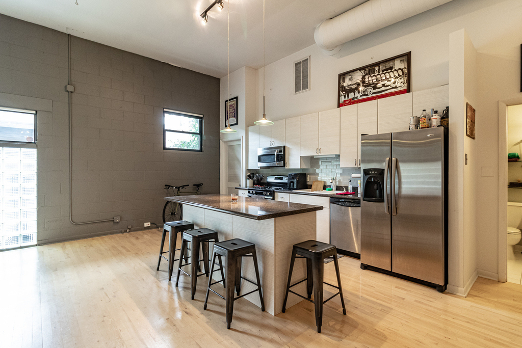 400 N Racine Avenue - Photo 3