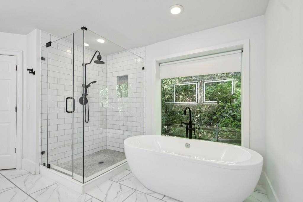 1905 Gainsborough Drive - Photo 4