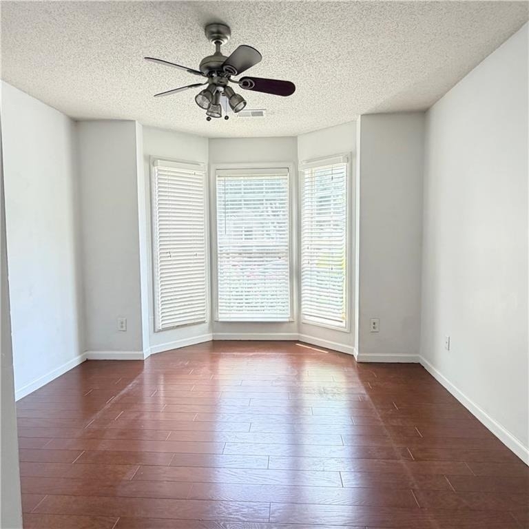 153 Greystone Circle - Photo 3