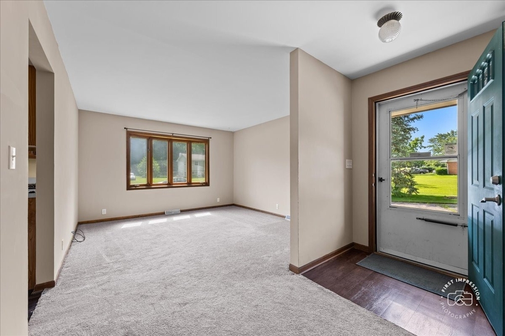 1201 Johnston Drive - Photo 3