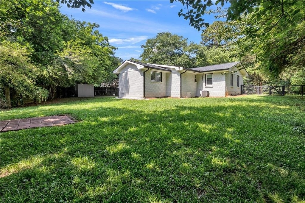 5772 Lilburn Stone Mountain Road - Photo 38
