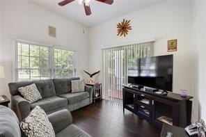 1012 Knightsbridge Road Nw - Photo 2