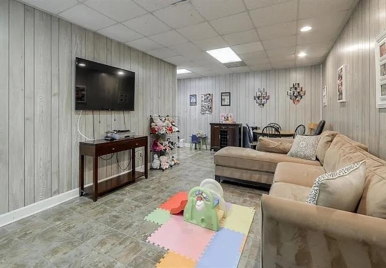 555 Greenland Road - Photo 31