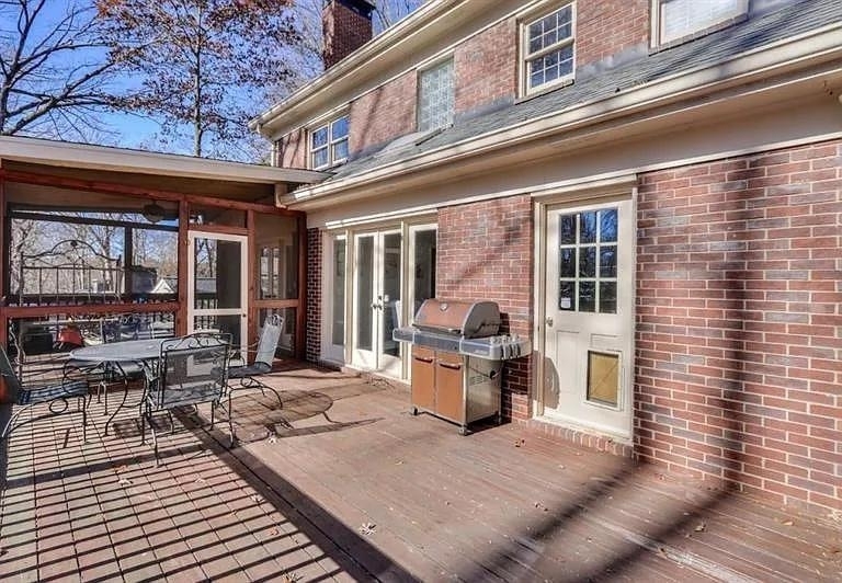 555 Greenland Road - Photo 38