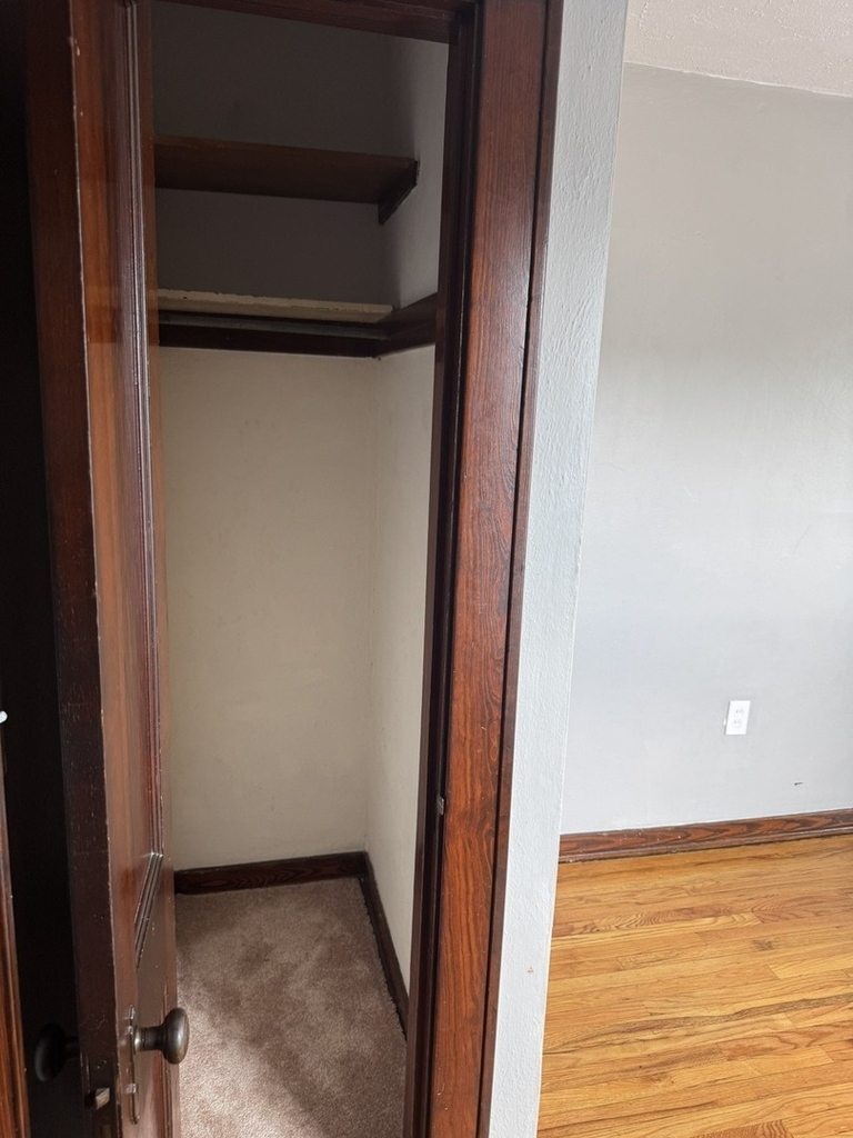 209 E 10th Street - Photo 12