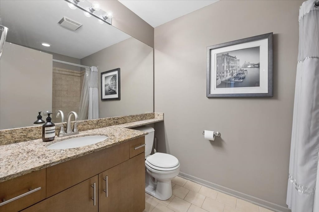 1040 W Adams Street - Photo 10