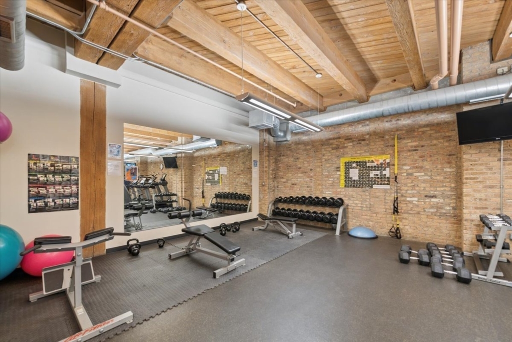1040 W Adams Street - Photo 17