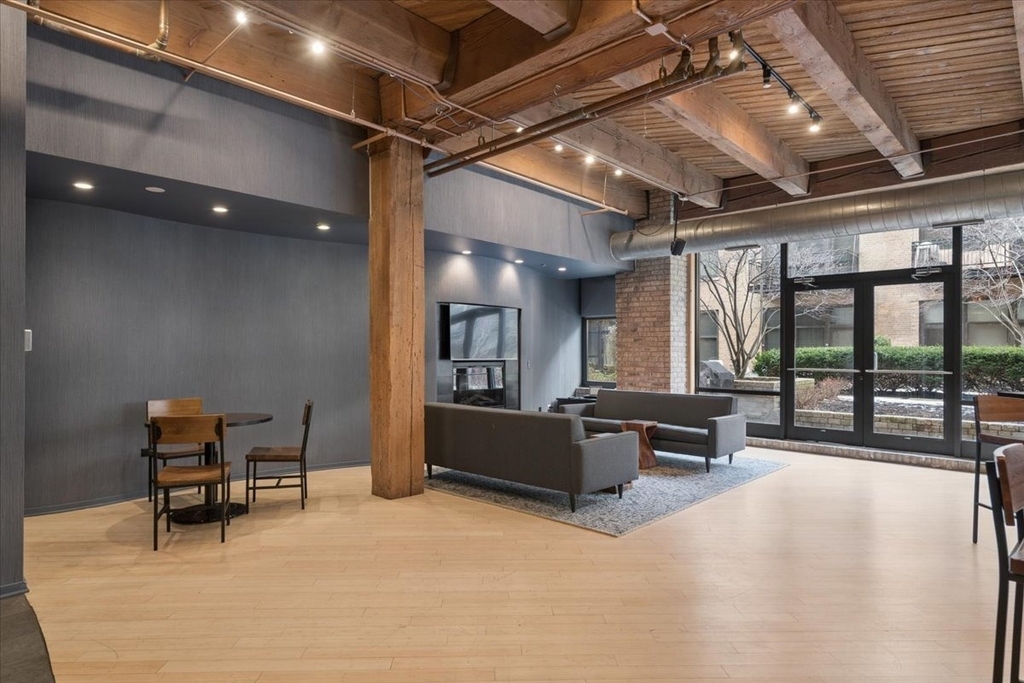 1040 W Adams Street - Photo 13