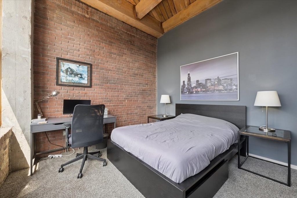 1040 W Adams Street - Photo 9