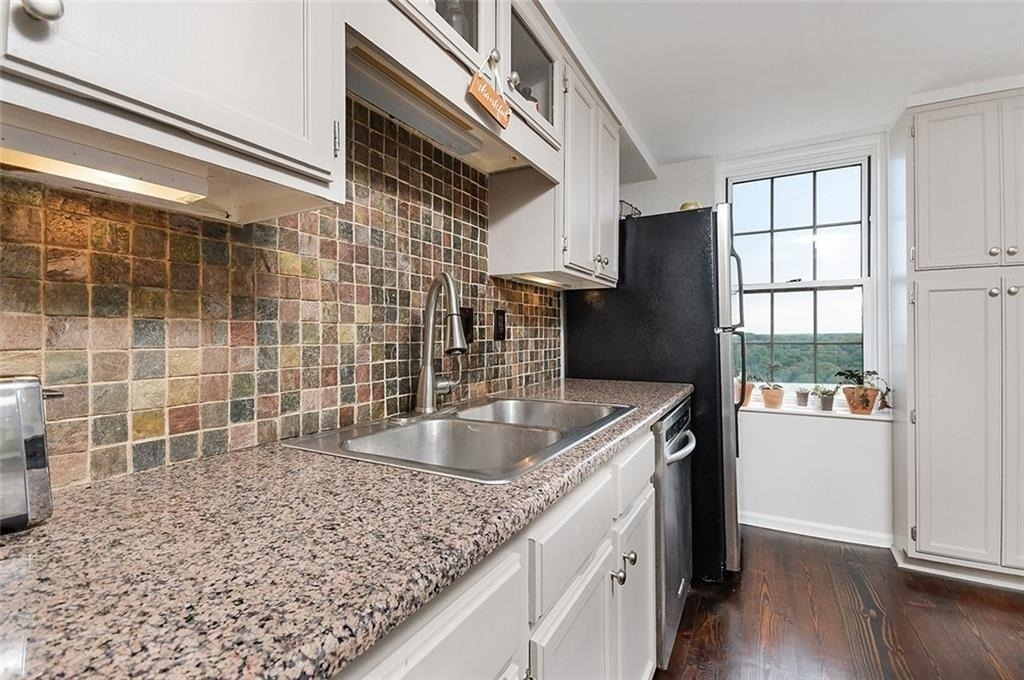 199 14th Street Ne - Photo 3