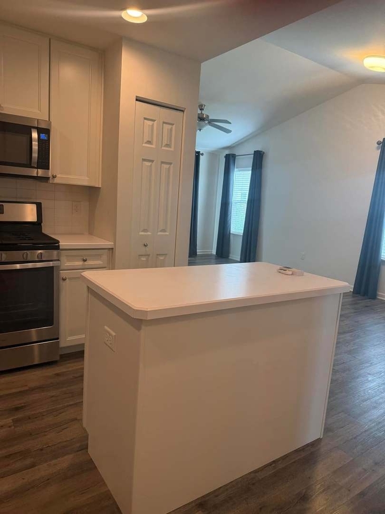 628 Florence Street - Photo 7