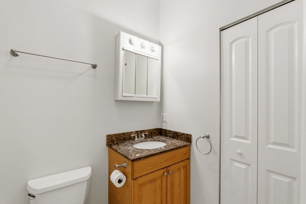 938 N Washtenaw Avenue - Photo 10